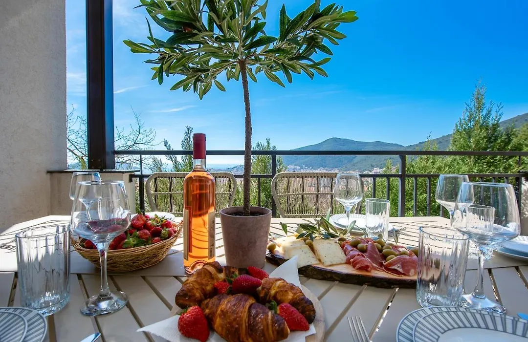 Villa Lazi Sea View-1